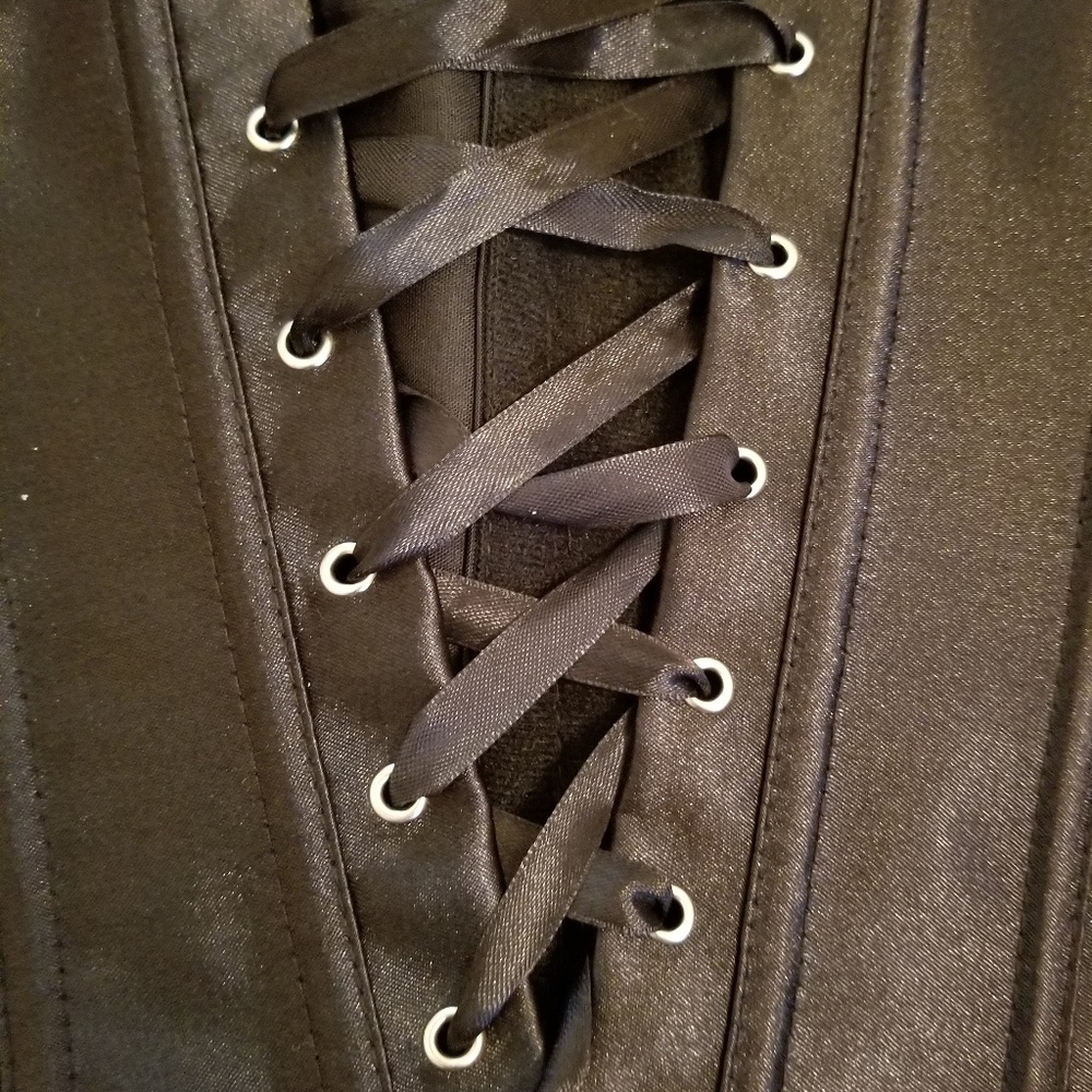 Black corset - Picture 4 of 4